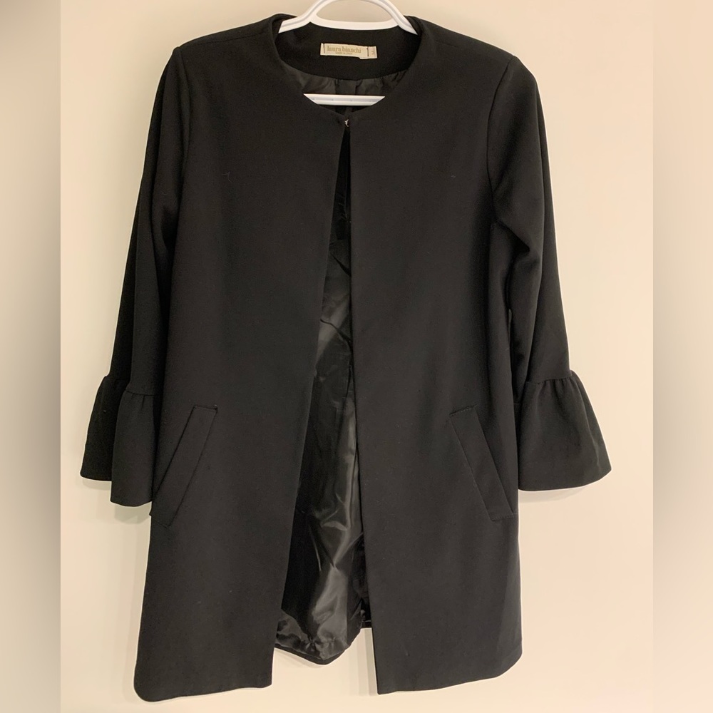 Basic Black Blazer Jacket. Italian made. Bell sleeves. Cape neck. Lined. Pockets